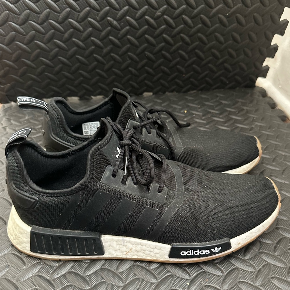 Adidas - Picture 3 of 3